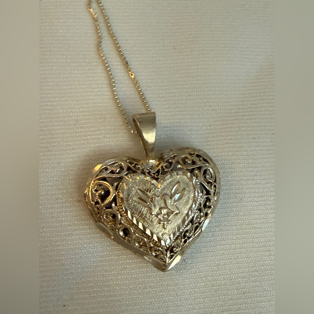Elegant silver Heart Pendant Necklace